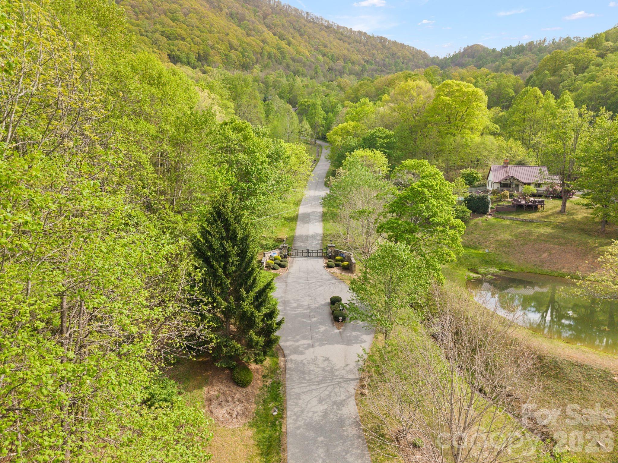 25 View Ridge Parkway Leicester NC 28748