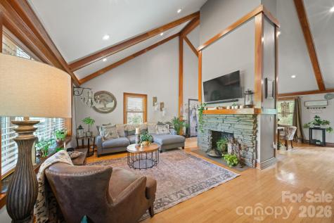 25 View Ridge Parkway Leicester NC 28748
