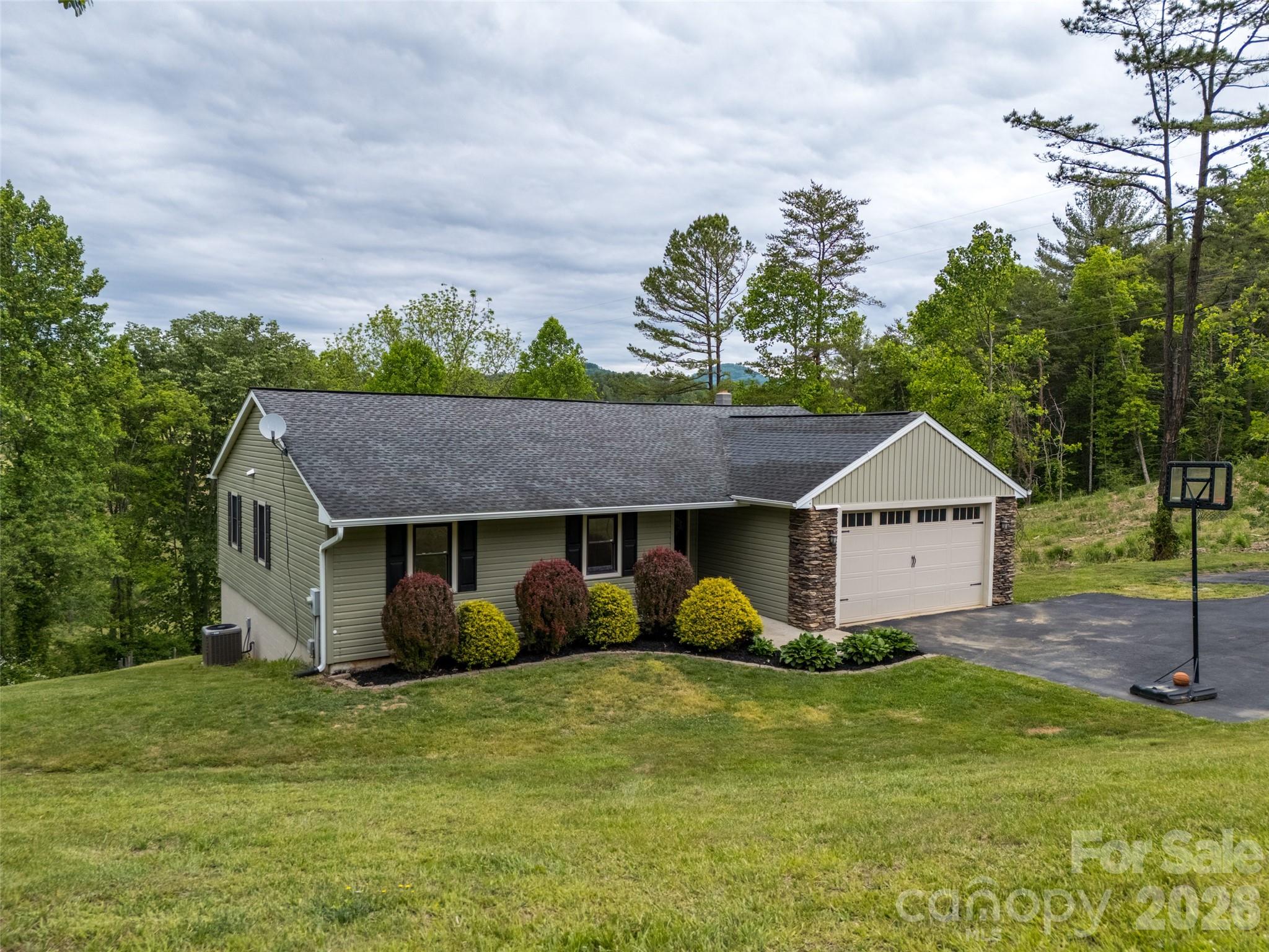 9 Squirrel Ridge Drive Weaverville NC 28787