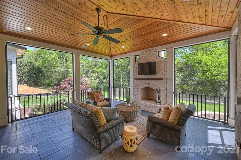 433 Mammoth Oaks Lane Charlotte NC 28270