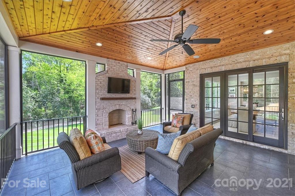 433 Mammoth Oaks Lane Charlotte NC 28270