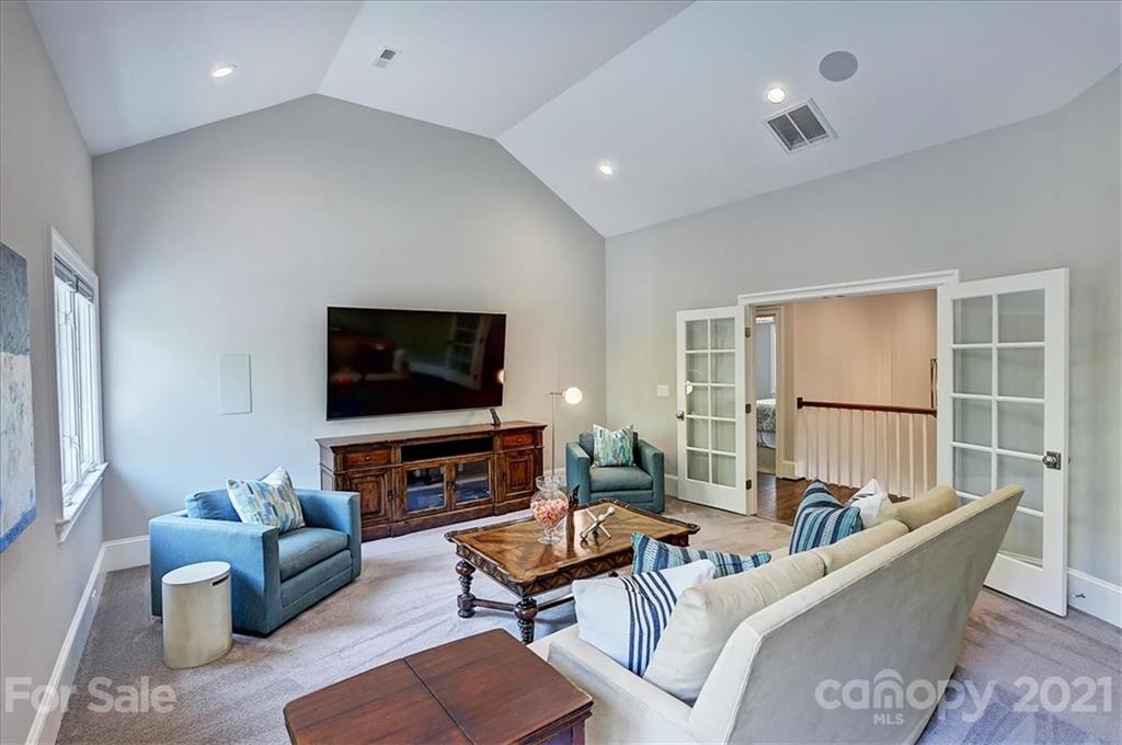 433 Mammoth Oaks Lane Charlotte NC 28270