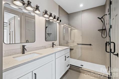 10 Heartleaf Circle Arden NC 28704