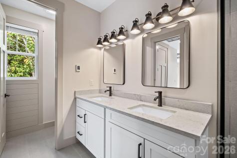 10 Heartleaf Circle Arden NC 28704