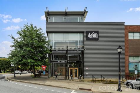 10 Heartleaf Circle Arden NC 28704