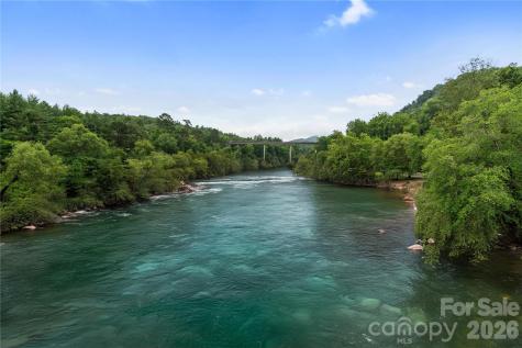 10 Heartleaf Circle Arden NC 28704