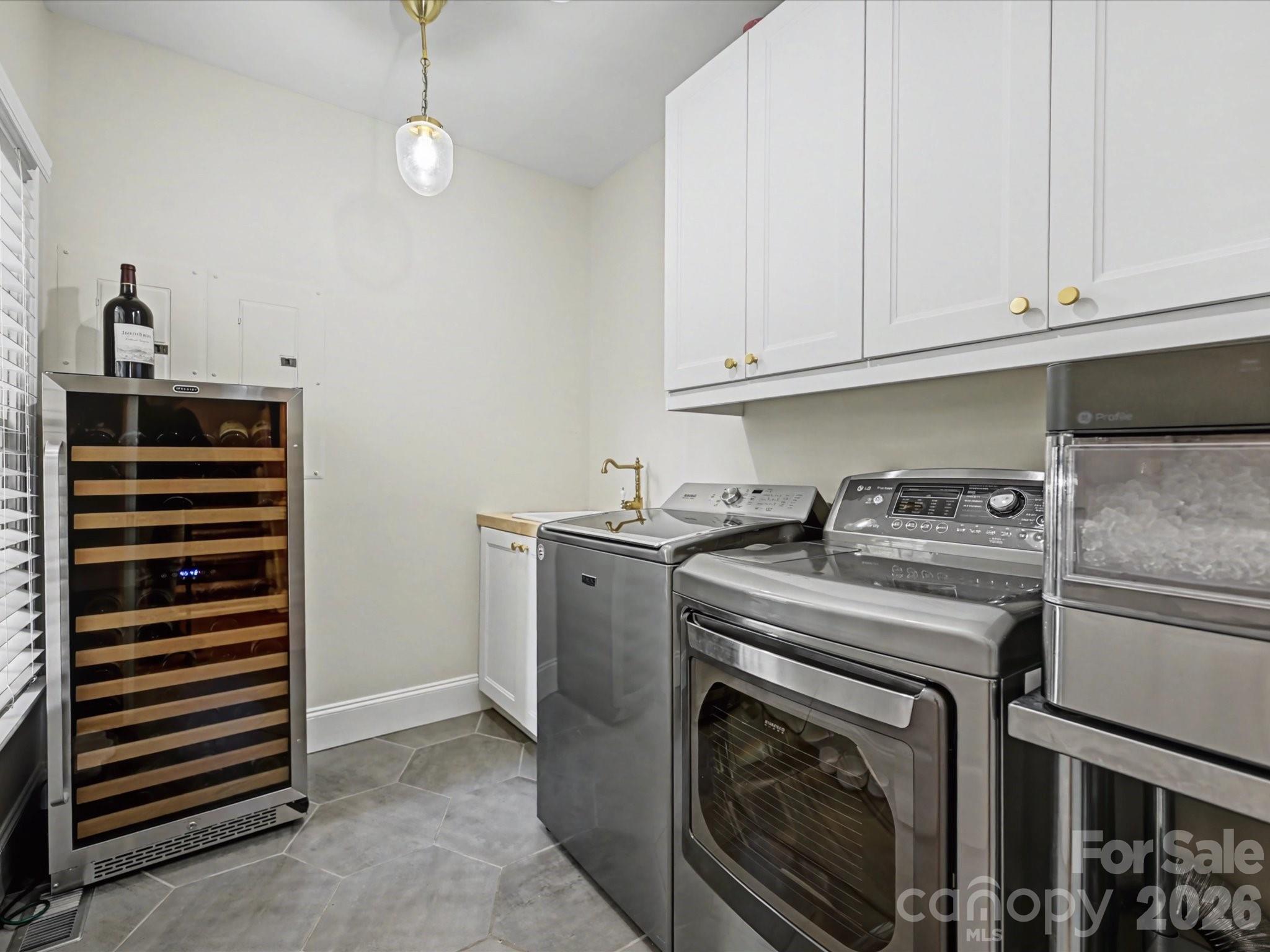 2121 Forest Drive Charlotte NC 28211