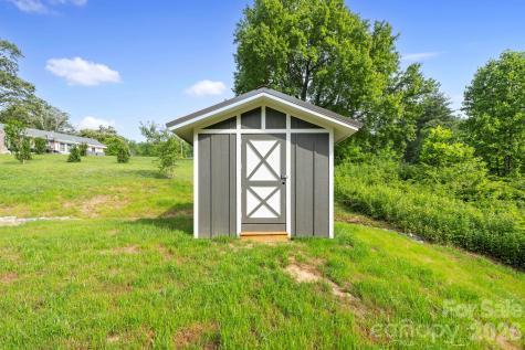 431 Pole Miller Extension Brevard NC 28712