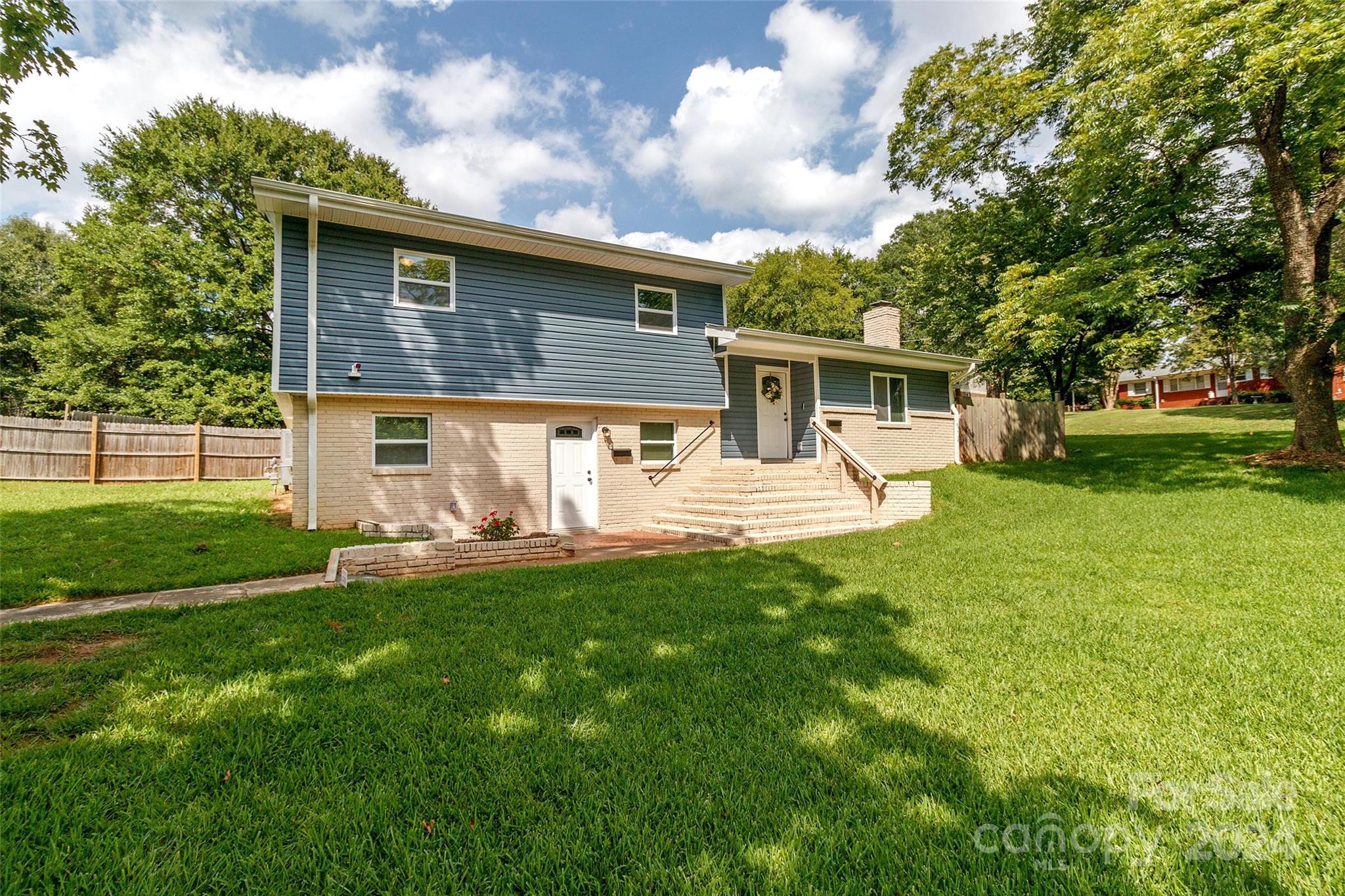 8915 Sharonbrook Drive Charlotte NC 28210