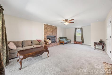 4206 Wimbledon Drive Dallas NC 28034