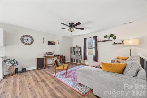 4206 Wimbledon Drive Dallas NC 28034