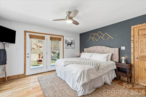 1045 Upward Way Waynesville NC 28785