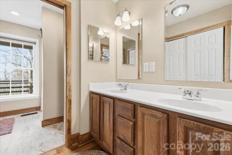 1045 Upward Way Waynesville NC 28785