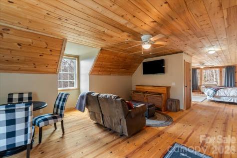 1045 Upward Way Waynesville NC 28785