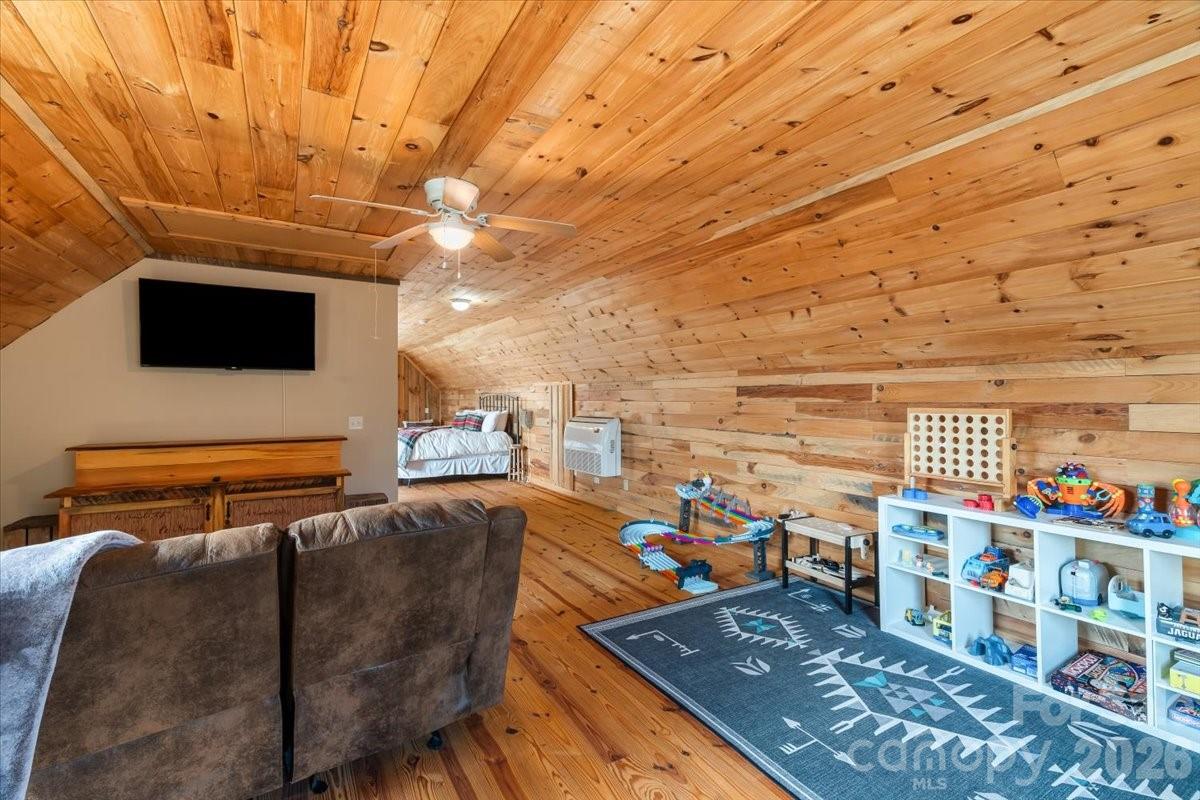 1045 Upward Way Waynesville NC 28785