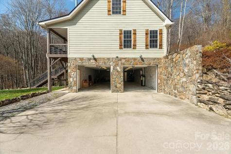 1045 Upward Way Waynesville NC 28785