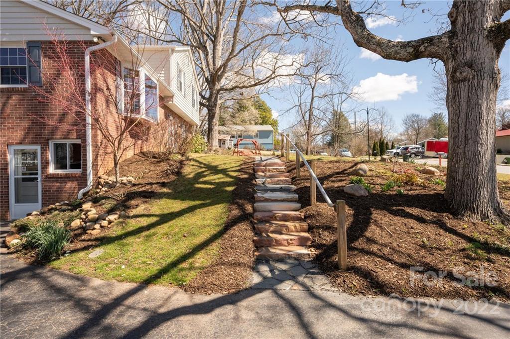 14 Jarnaul Avenue Asheville NC 28804