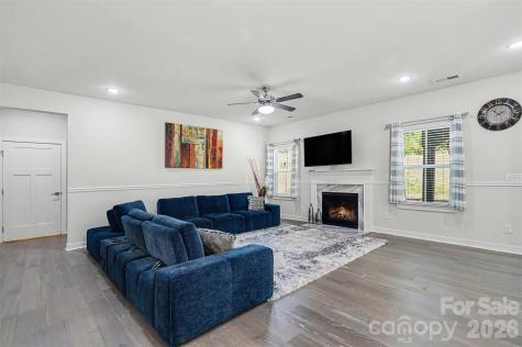10190 Black Locust Lane Charlotte NC 28215