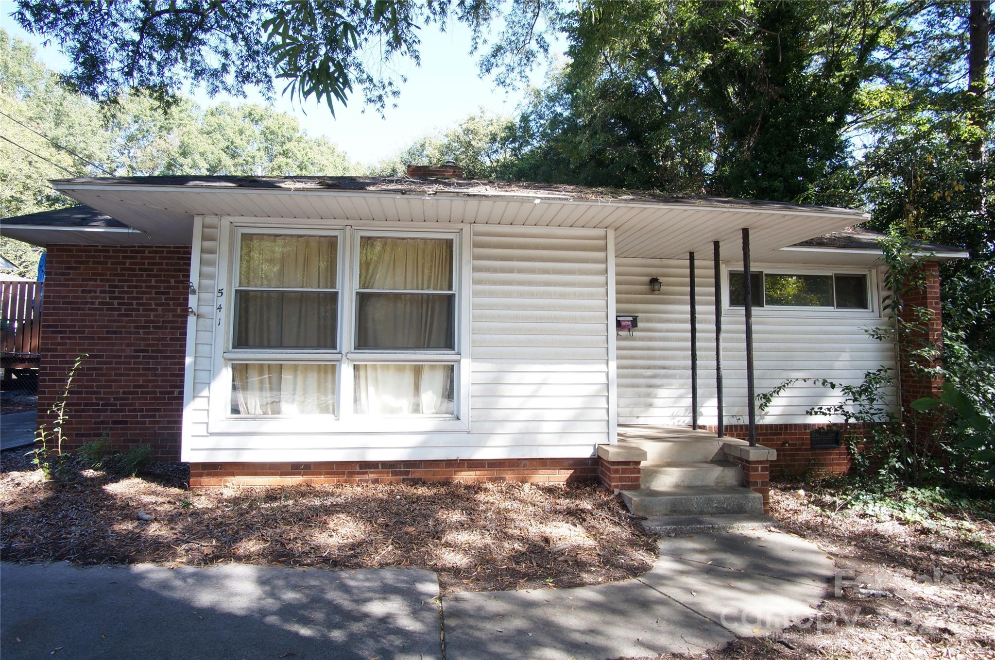 541 E Woodlawn Road Charlotte NC 28209