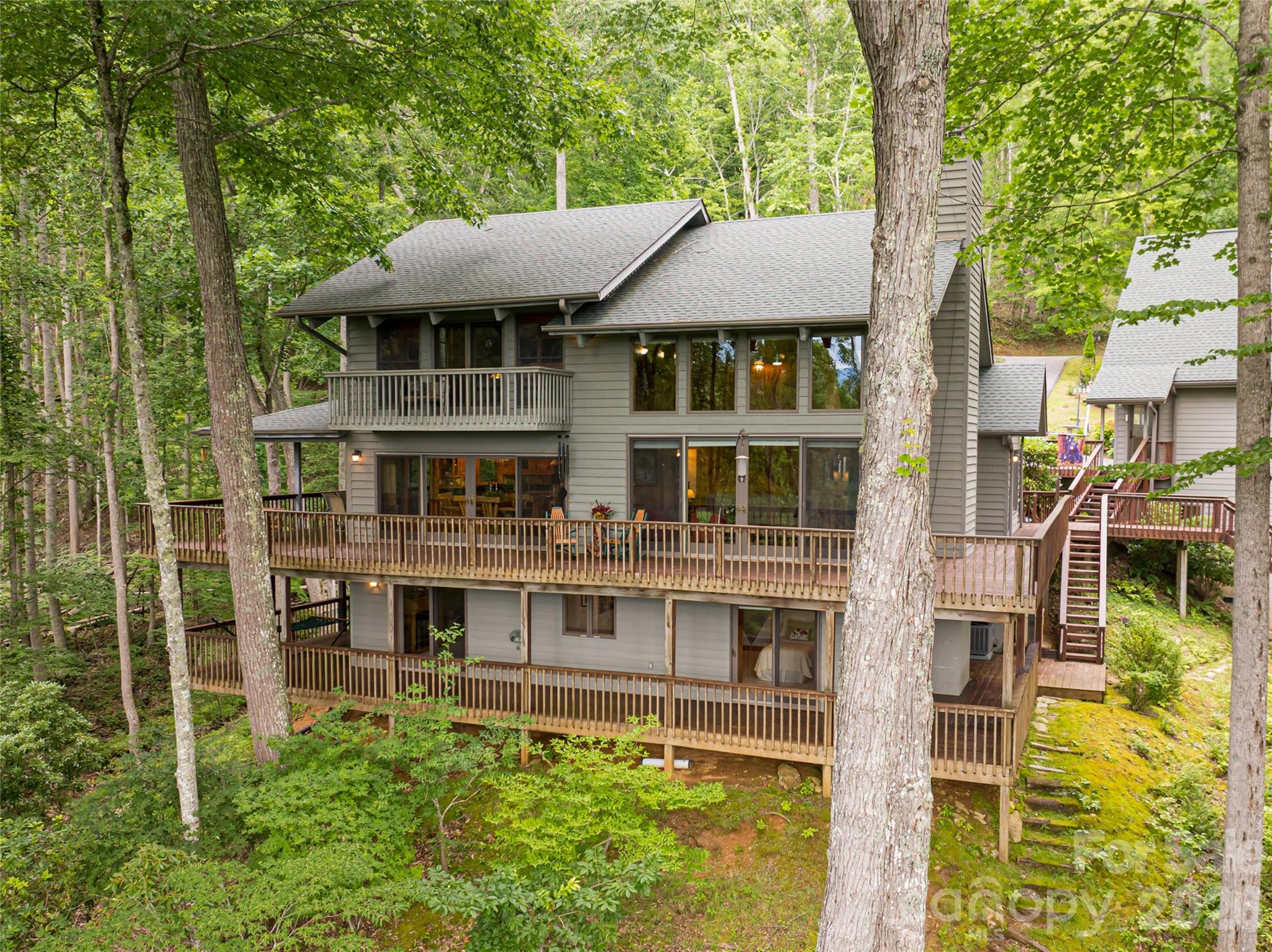 163 Tweetys Knoll Burnsville NC 28714