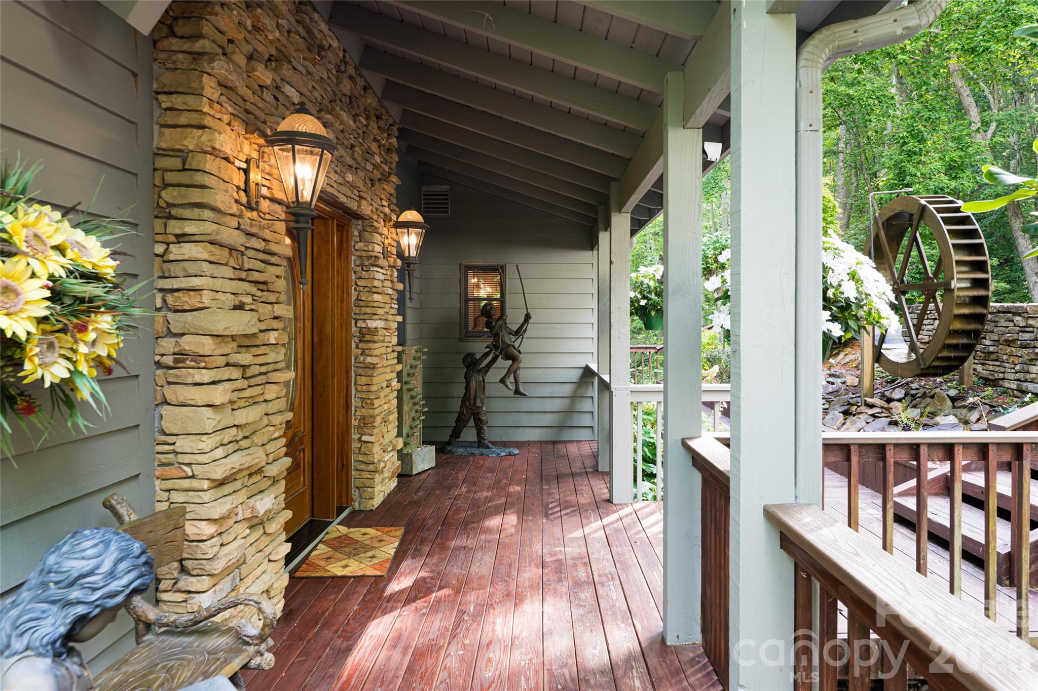 163 Tweetys Knoll Burnsville NC 28714