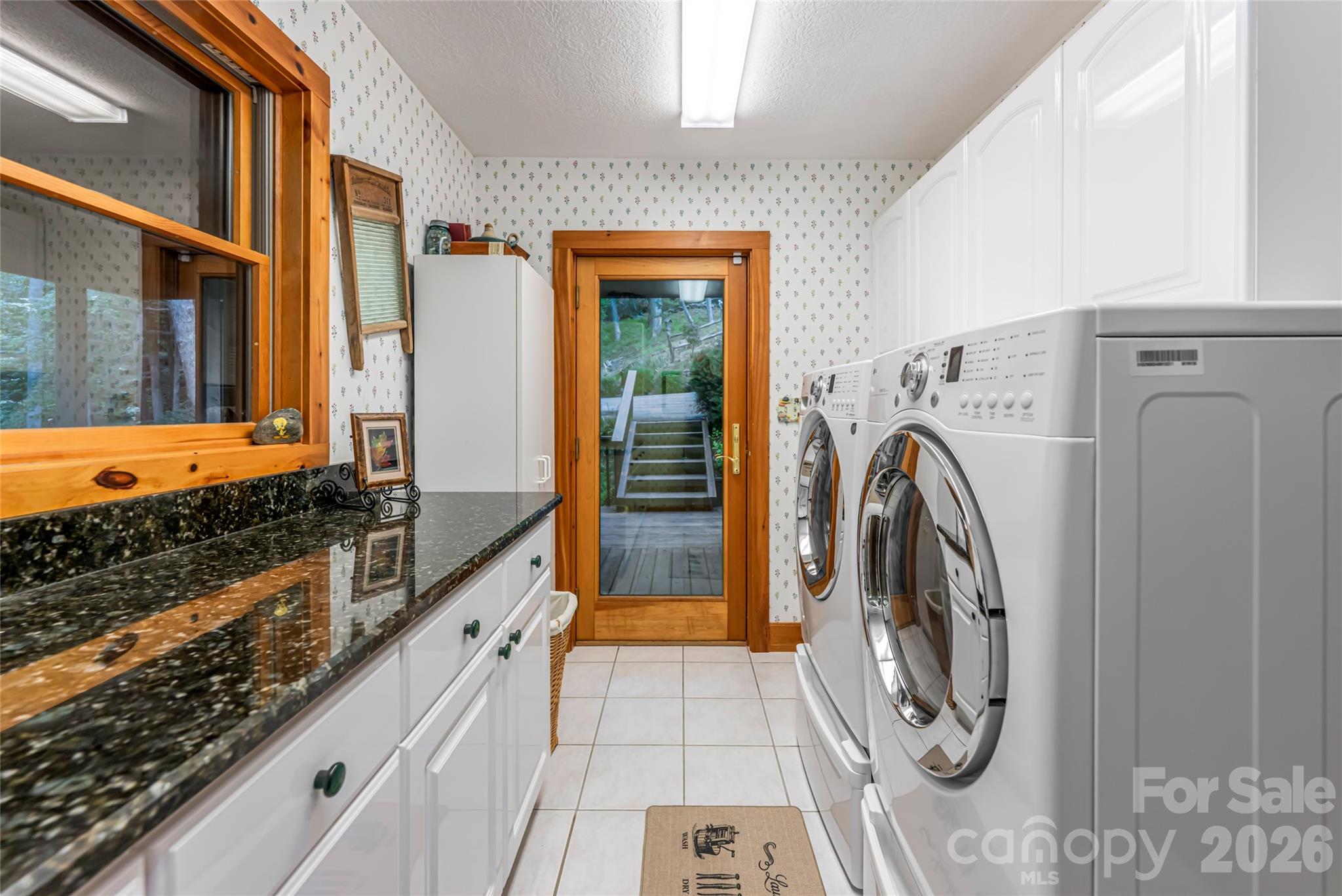 163 Tweetys Knoll Burnsville NC 28714