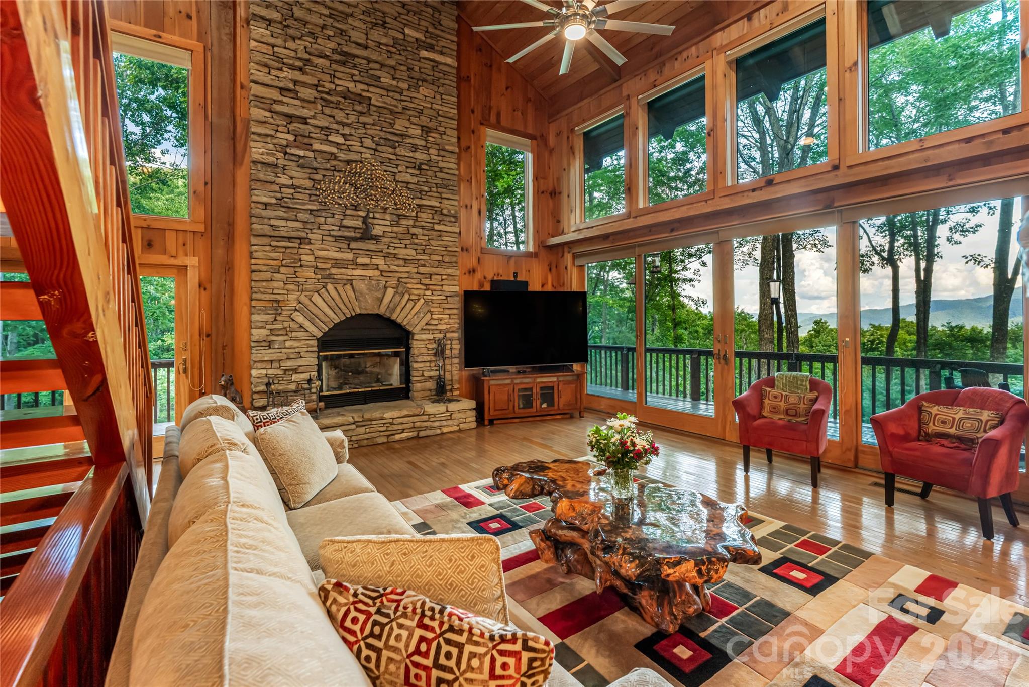163 Tweetys Knoll Burnsville NC 28714