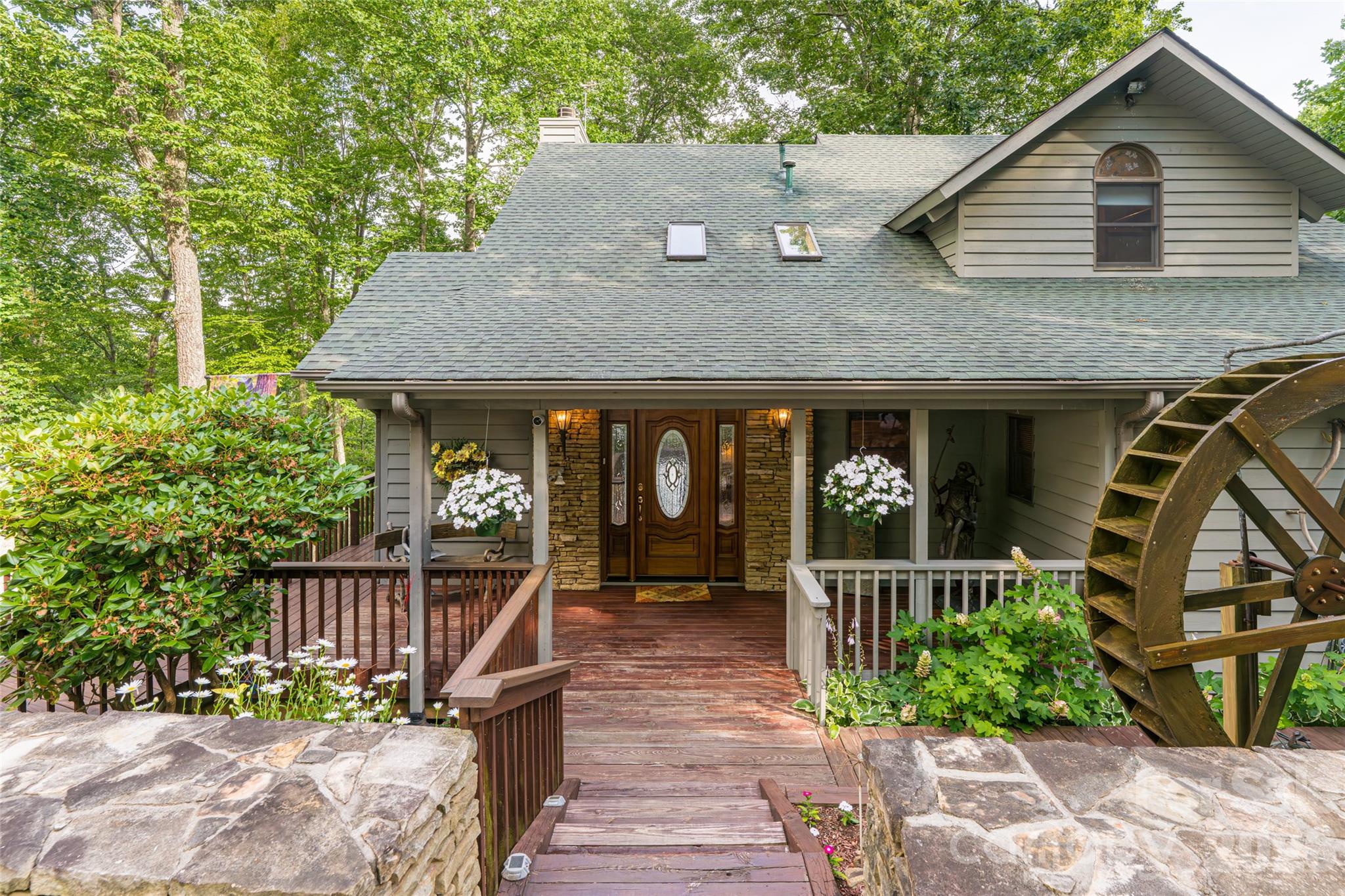 163 Tweetys Knoll Burnsville NC 28714
