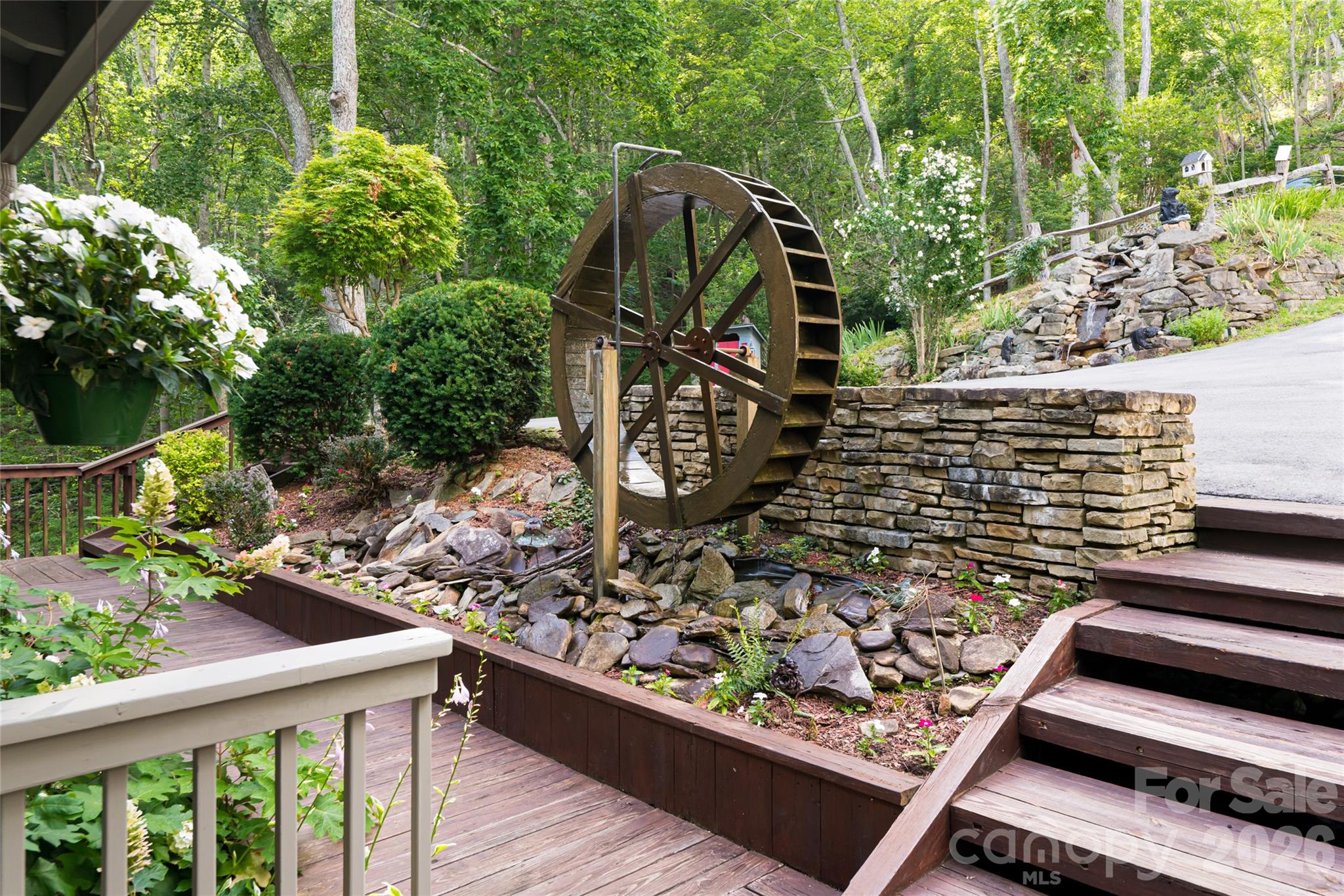 163 Tweetys Knoll Burnsville NC 28714
