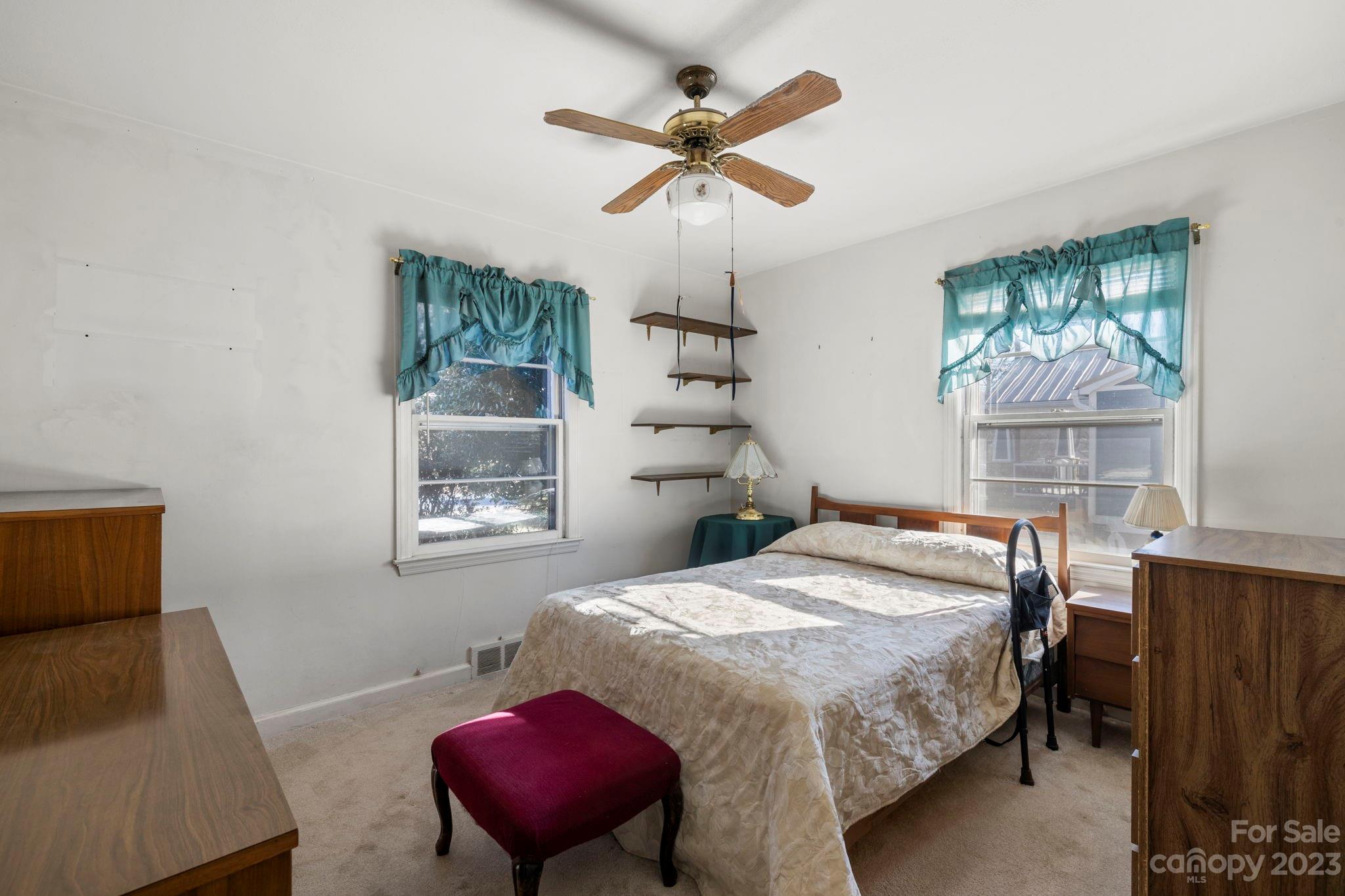 47 Baker Place Asheville NC 28806