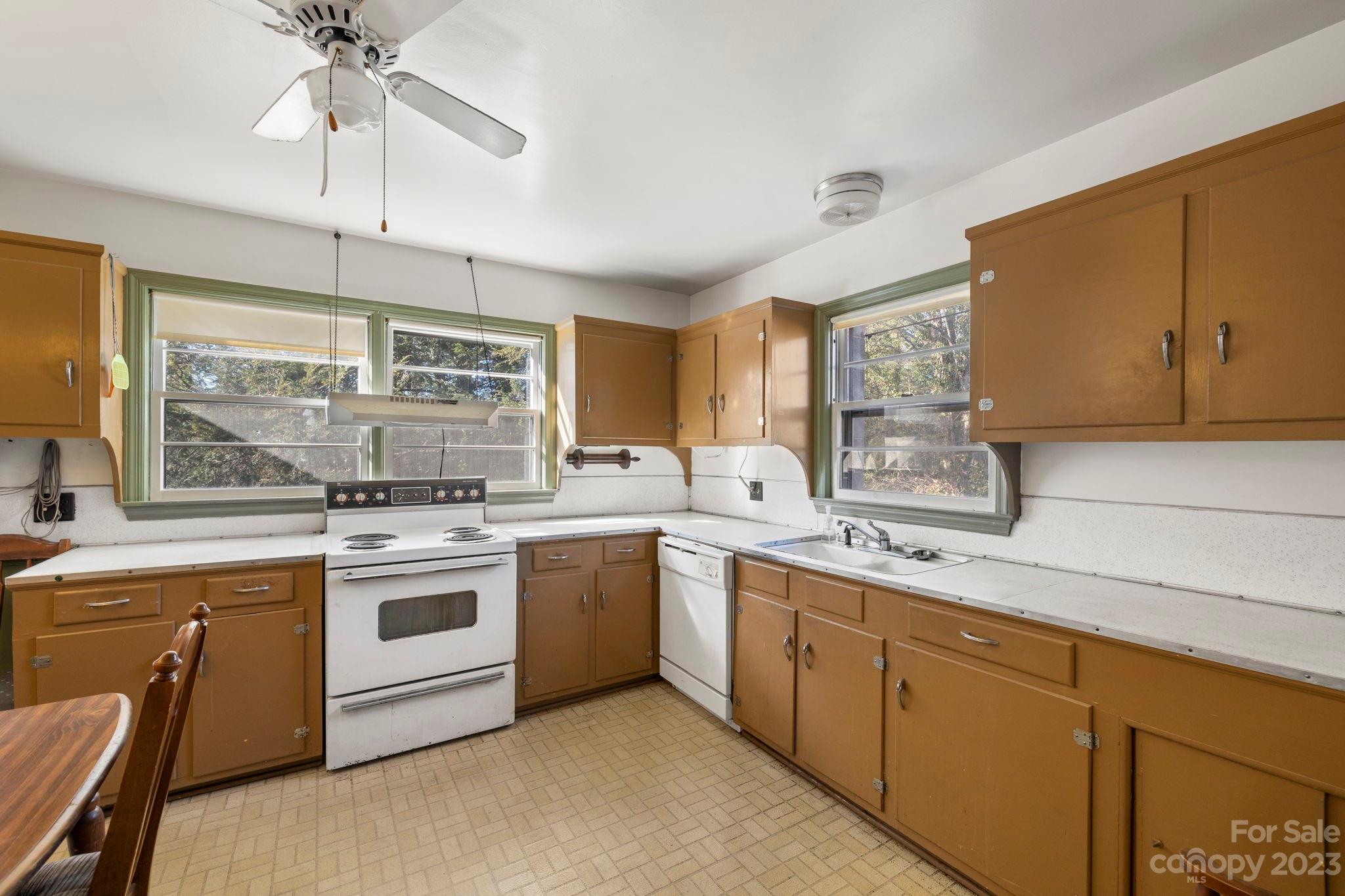 47 Baker Place Asheville NC 28806