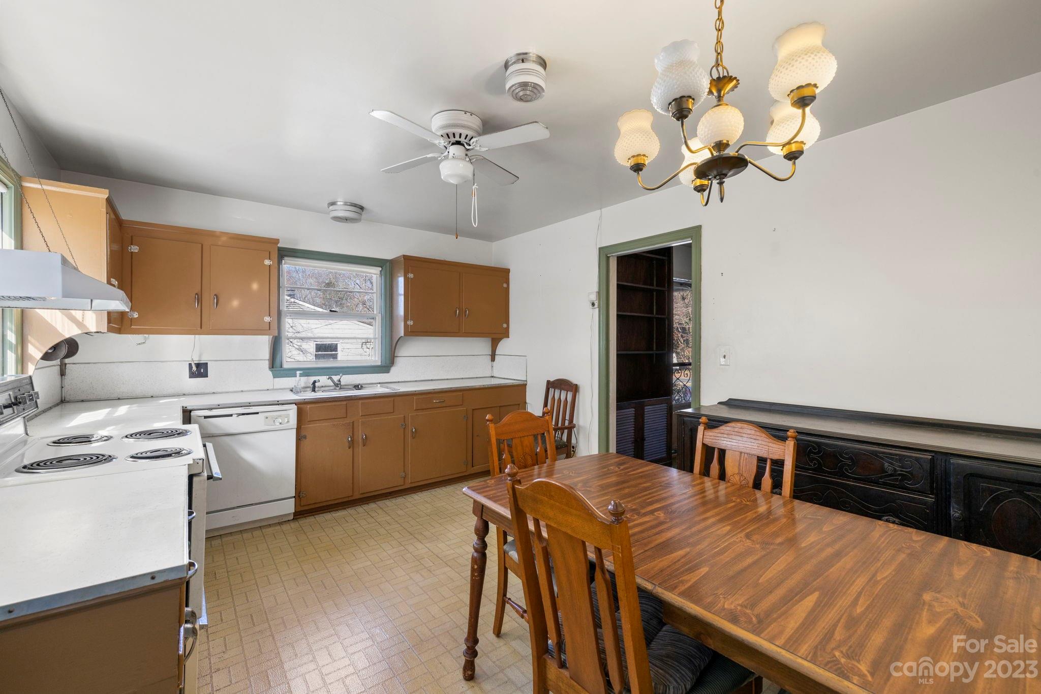 47 Baker Place Asheville NC 28806