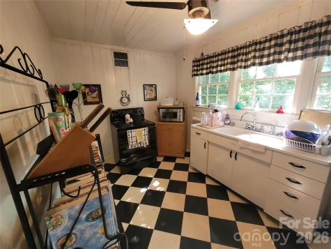 318 W Sixth Avenue Gastonia NC 28052