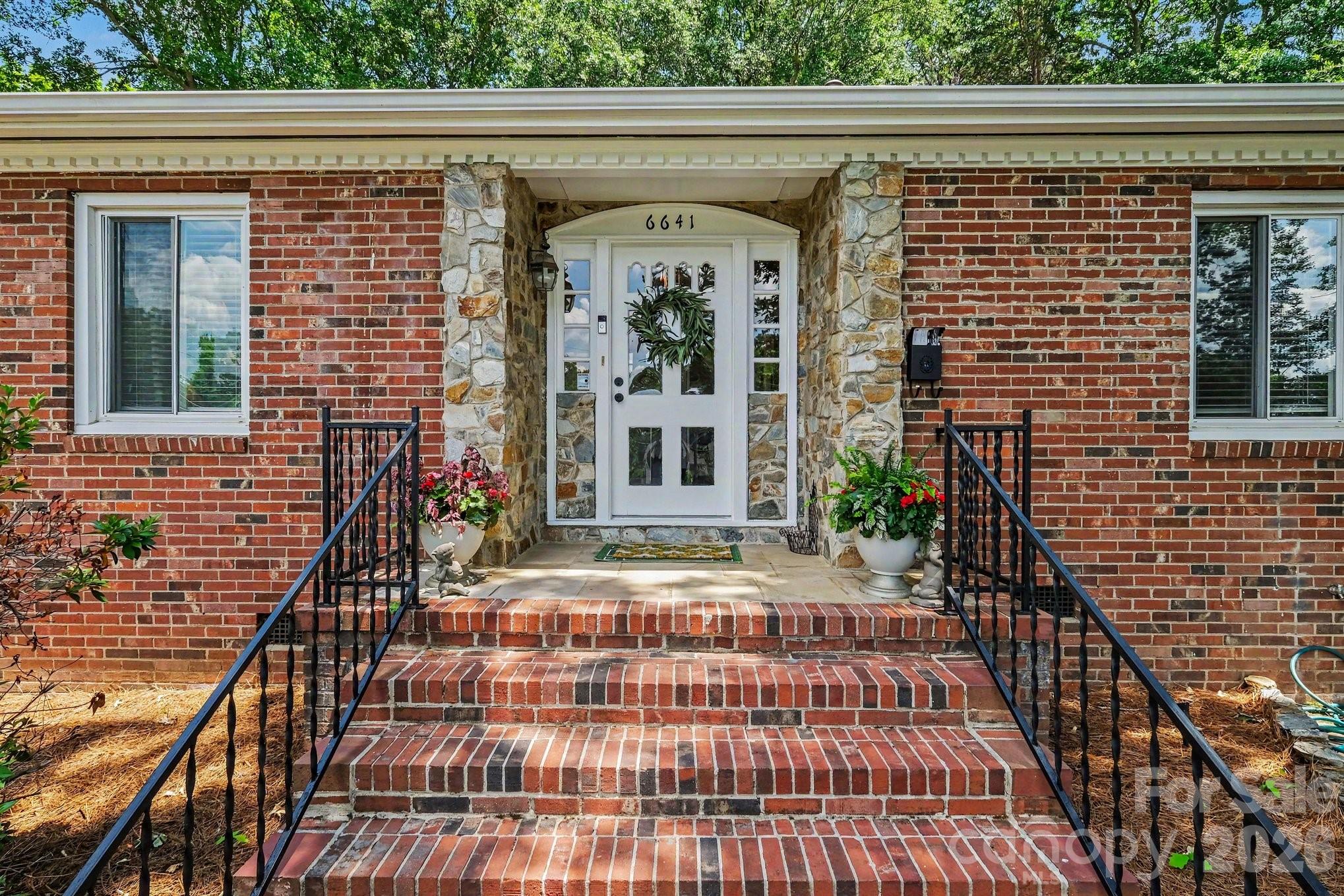 6641 Brookmeade Drive Charlotte NC 28226