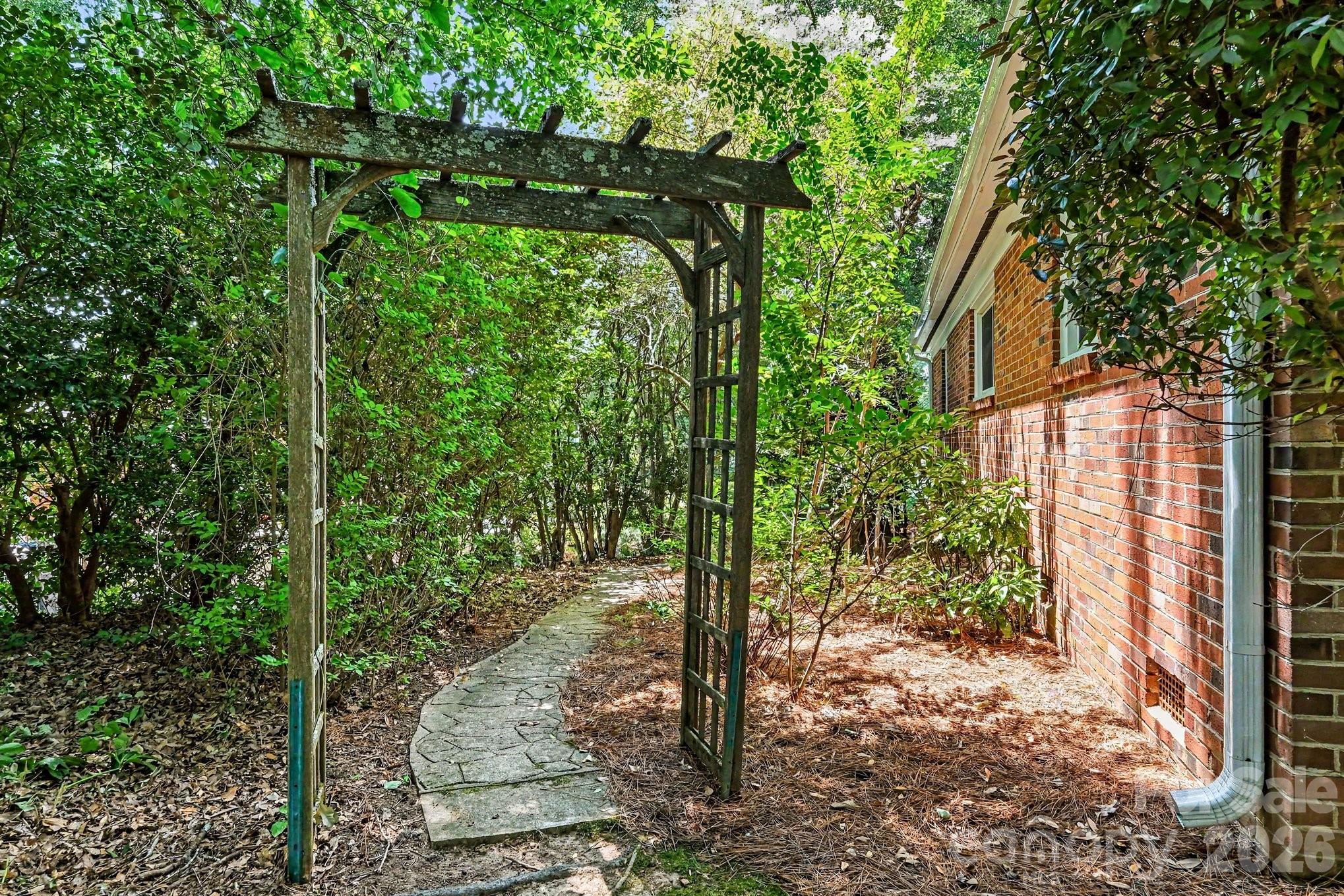 6641 Brookmeade Drive Charlotte NC 28226