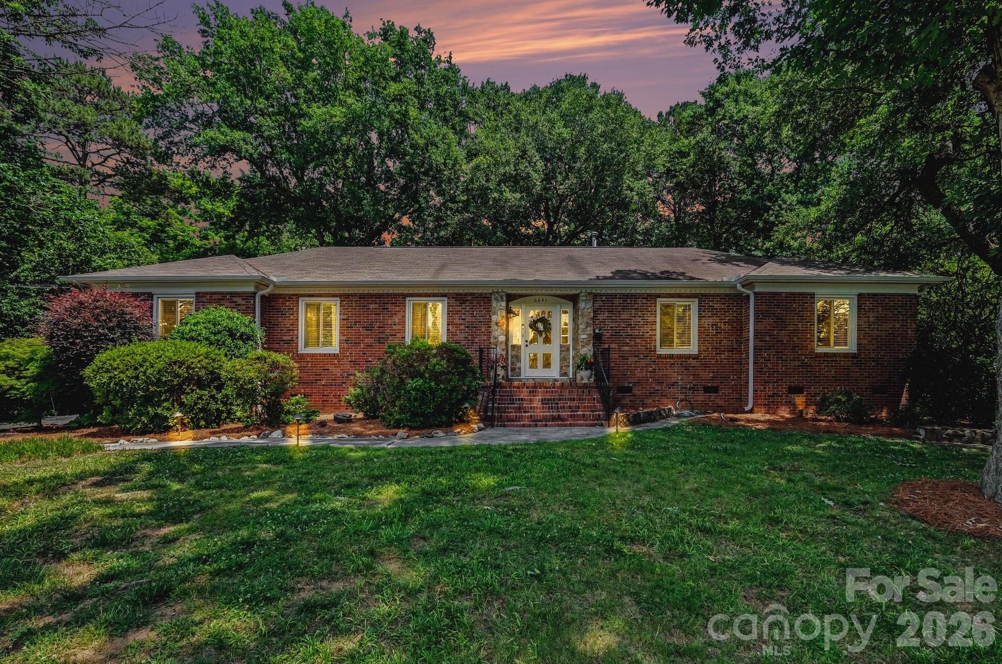 6641 Brookmeade Drive Charlotte NC 28226