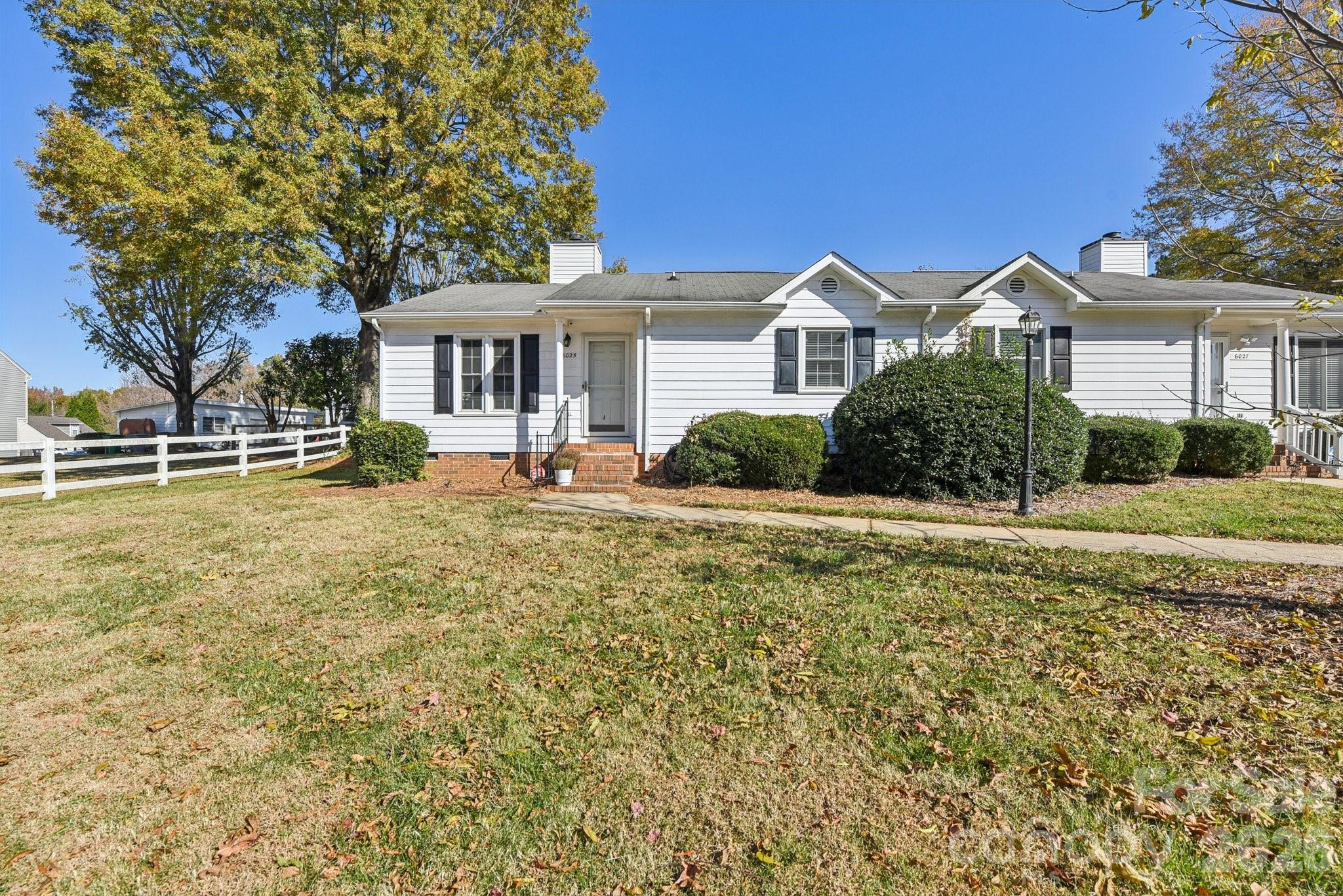 6025 Crape Myrtle Lane Charlotte NC 28216