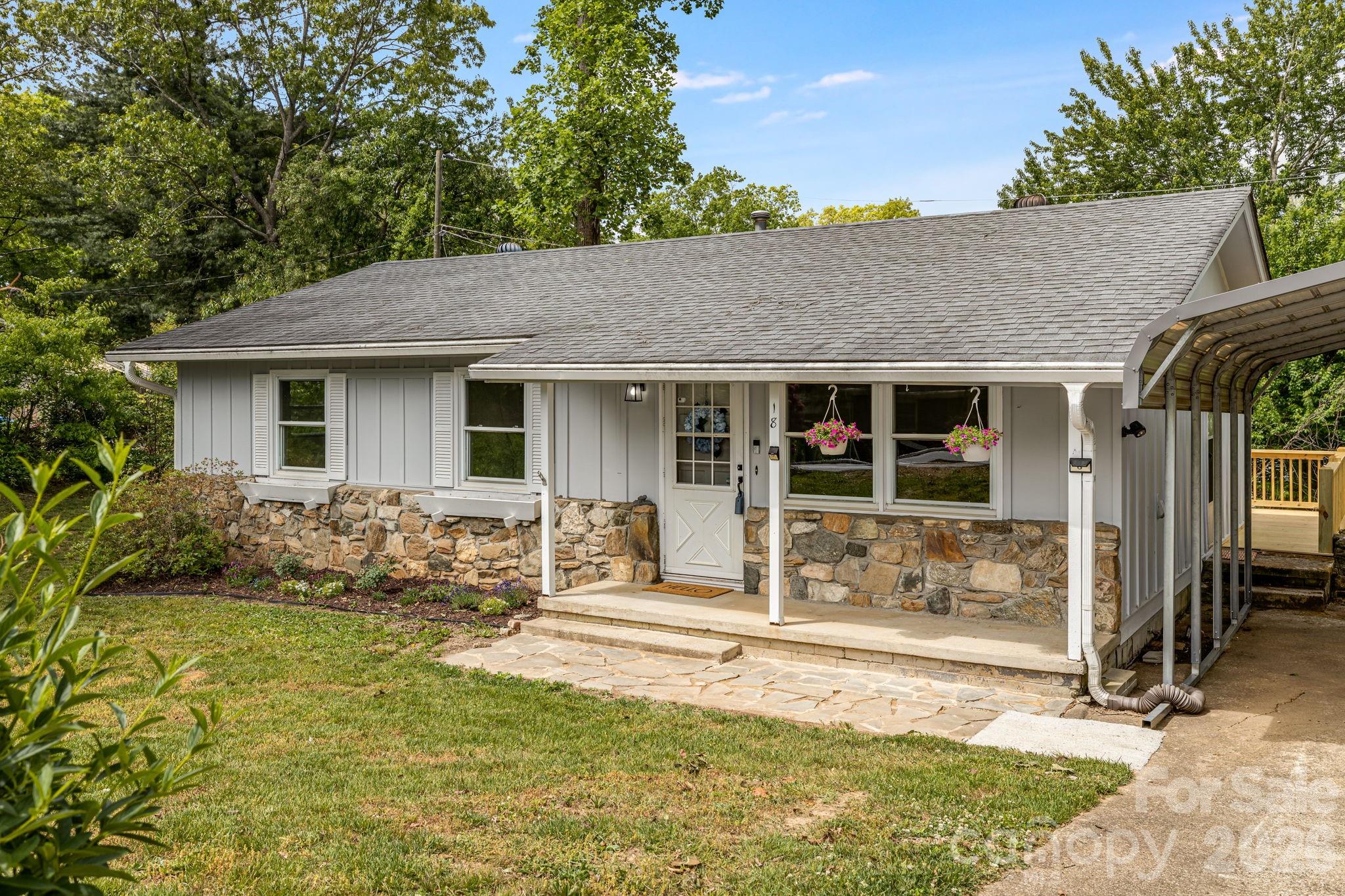 18 Compton Drive Asheville NC 28806