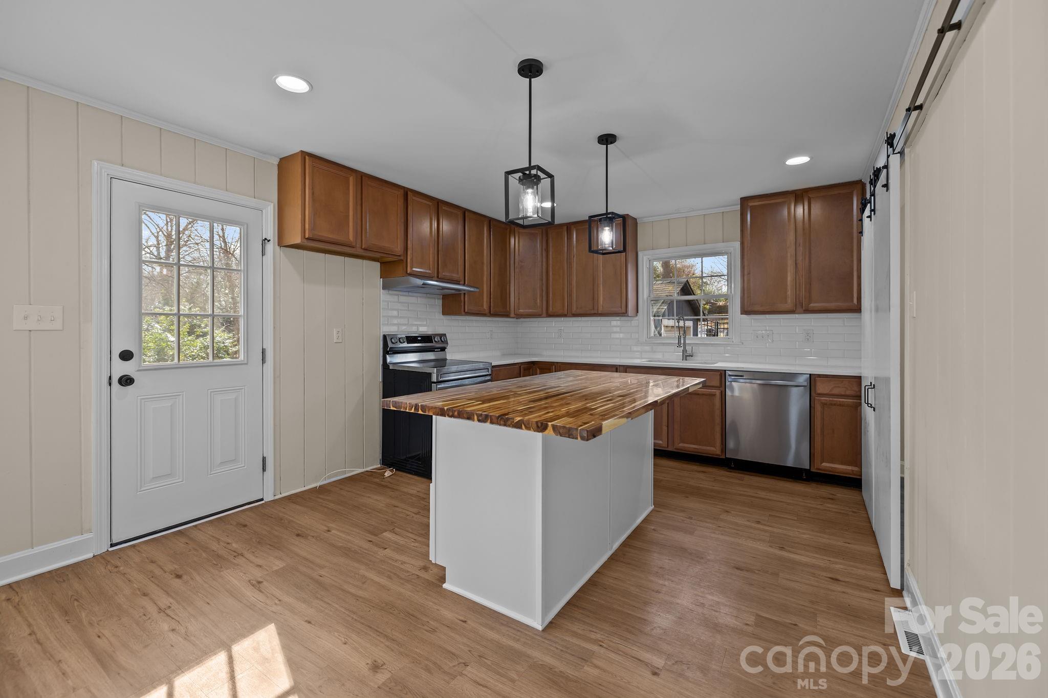 7101 Woodstock Drive Charlotte NC 28210