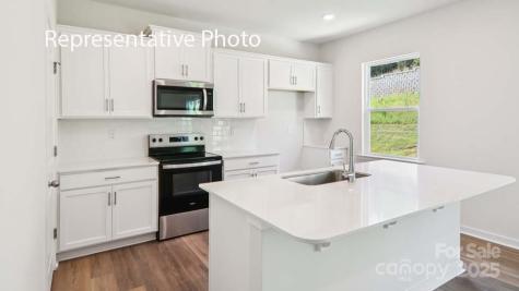 572 Dazzle Loop Newton NC 28658