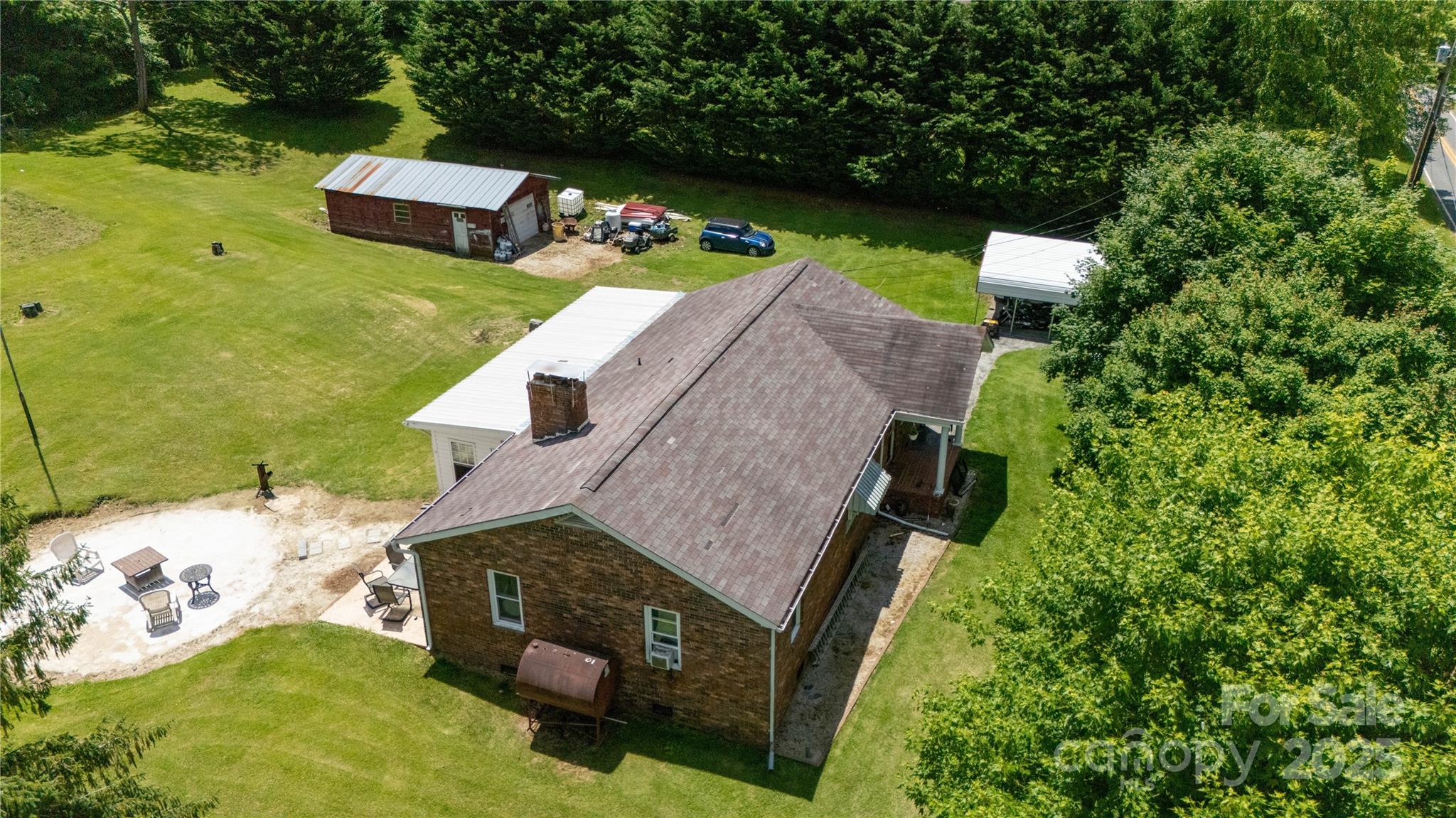 1424 Bear Creek Road Bakersville NC 28705