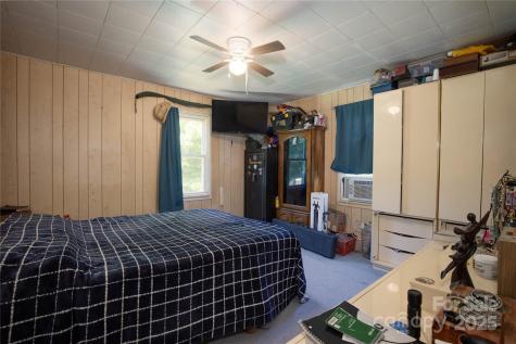 1424 Bear Creek Road Bakersville NC 28705