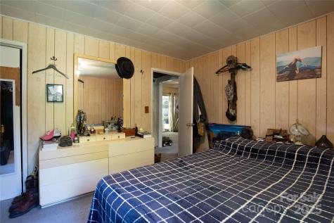 1424 Bear Creek Road Bakersville NC 28705