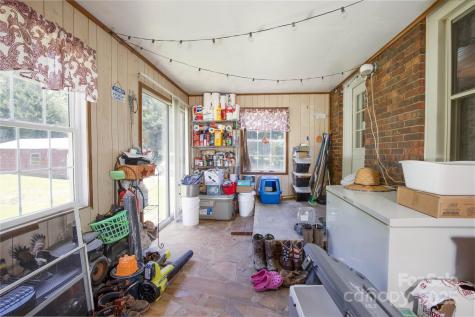 1424 Bear Creek Road Bakersville NC 28705