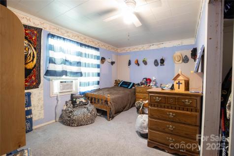 1424 Bear Creek Road Bakersville NC 28705