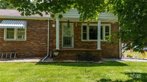 1424 Bear Creek Road Bakersville NC 28705