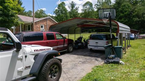 1424 Bear Creek Road Bakersville NC 28705