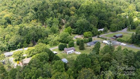 1424 Bear Creek Road Bakersville NC 28705