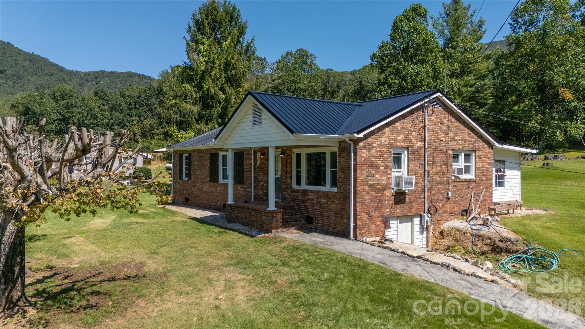 1424 Bear Creek Road Bakersville NC 28705