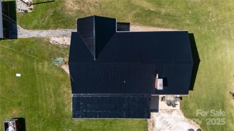 1424 Bear Creek Road Bakersville NC 28705